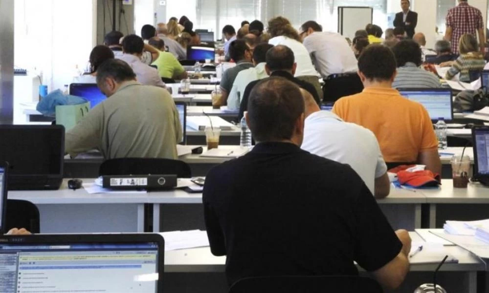 Δυσάρεστες εξελίξεις: Μοντέλο 15νθήµερης εργασίας µε µισές αποδοχές προωθεί η κυβέρνηση